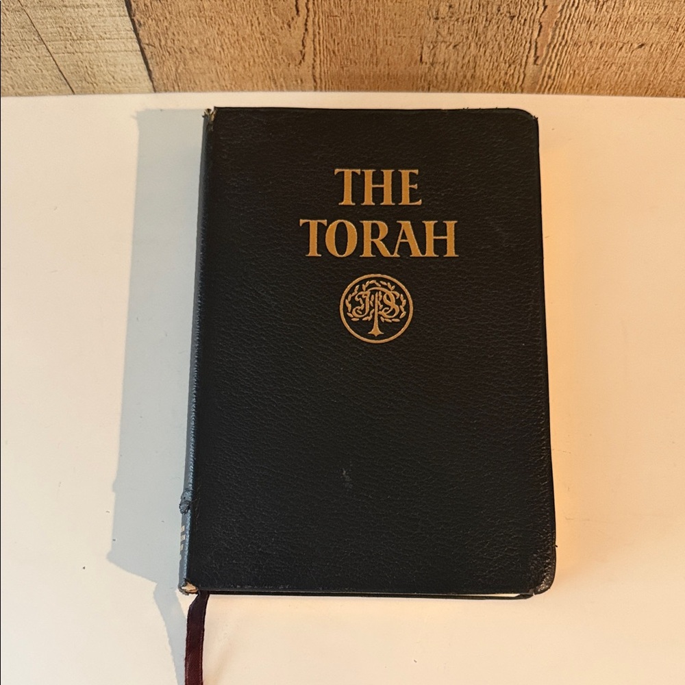 THE TORAH : THE FIVE BOOKS OF MOSES; A NEW TRANSLATION OF By Jewish Publication